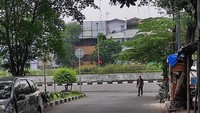 Aksi sadis para begal itu terjadi di Jalan Angkasa, Kemayoran, Jakarta Pusat, Jumat (22/10/2021) dini hari. Peristiwa itu berawal saat Mita, yang tinggal di dekat Wisma BHK, berjalan dengan temannya ke titik penjemputan ojek online di persimpangan Jalan Angkasa dengan Jalan Angkasa I. (Foto: Azhar-detikcom).