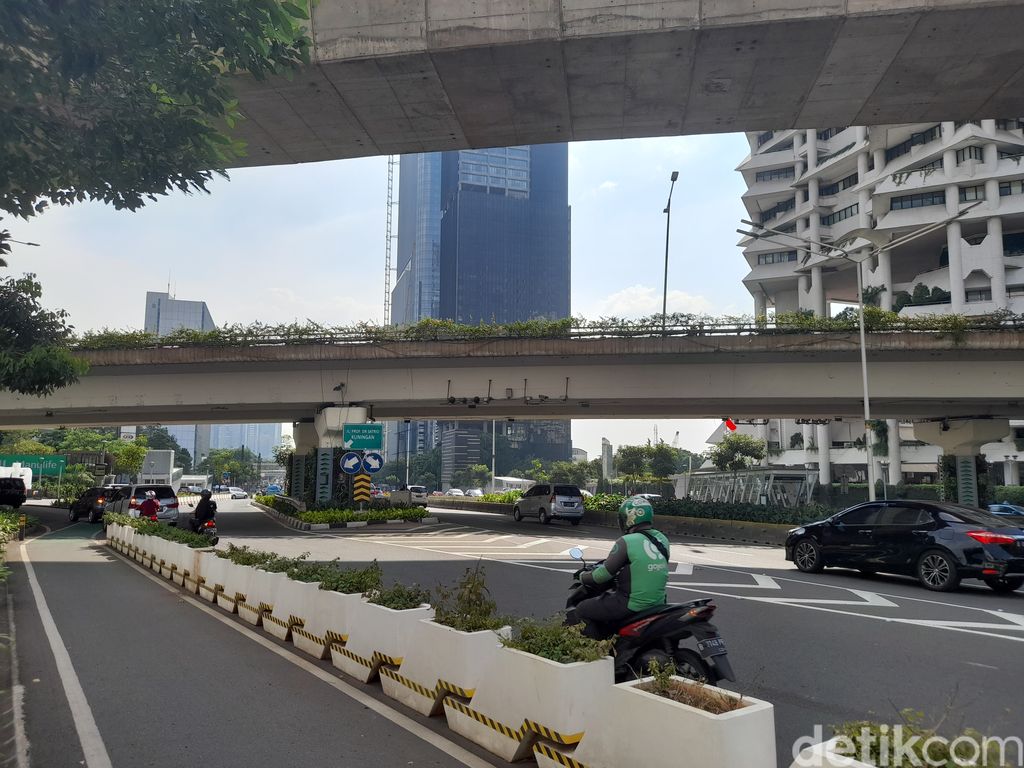 Lokasi pencopetan pengendara road bike di Jl Jenderal Sudirman, Jakarta, yang videonya viral. (Marteen Ronaldo P/detikcom)
