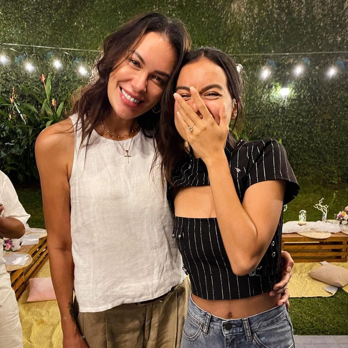 Momen Eva Celia dan Sophia Latjuba Kompak Masak di Dapur