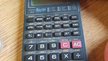 Siapa yang dulu pernah menggunakan kalkulator ini? Foto: Reddit