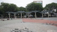 Seperti ini progres pembangunan alun-alun Kota Bekasi yang progresnya sudah mencapai 50 persen.