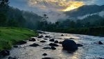 Foto: Bisa Main Air di Sungai Sejernih Ini di Sulawesi Barat