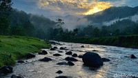 Pada hari-hari biasa, paling sedikit ada 50 orang wisatawan lokal yang berlibur ke Rumede. Namun pada hari libur, biasanya jumlah wisatawan membengkak sampai mencapai ratusan orang. (Abdy Febriady/detikTravel)