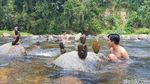 Foto: Bisa Main Air di Sungai Sejernih Ini di Sulawesi Barat