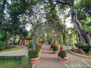 8 Taman Kota Uji Coba Buka, Warga Surabaya Riang Gembira