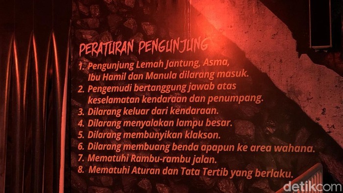 Terowongan Casablanca Wahana rumah hantu drive-thru pertama di Indonesia.