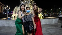 Selain Amerika Serikat, Inggris dan China, turis yang divaksinasi dari sejumlah negara Eropa termasuk Prancis dan Jerman akan diizinkan masuk. Mereka juga harus menunjukkan hasil tes RT-PCR negatif. Kemudian, wisatawan dari Kamboja, Malaysia, Singapura, Jepang, Korea Selatan, dan Hong Kong masuk dalam daftar berisiko rendah, serta Singapura, Jepang, Korea Selatan, dan Hong Kong. Getty Images/Paula Bronstein.