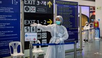 Thailand juga akan mengizinkan turis yang berasal dari 46 negara untuk masuk tanpa karantina mulai 1 November 2021. Namun, para pelancong itu harus sudah divaksinasi covid-19. Hal itu diumumkan oleh Perdana Menteri Thailand Prayut Chan-O-Cha pada Kamis (21/10) lalu. Getty Images/Lauren DeCicca.