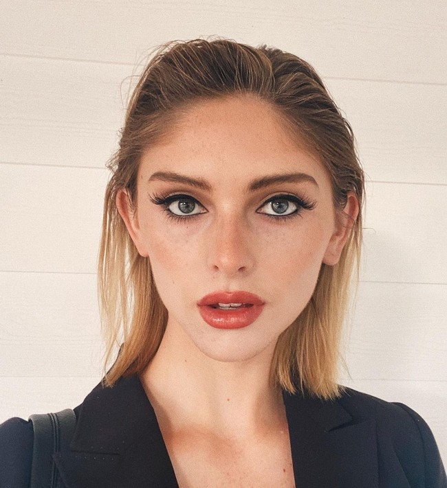 Video Anna Gantt di TikTok baru-baru ini jadi viral karena mengungkap sisi gelap profesi model. Anna mengaku sakit hati setelah kembali dari casting karena perkataan produser dan sutradara yang memintanya menurunkan berat badan.Foto: Instagram @annavgantt