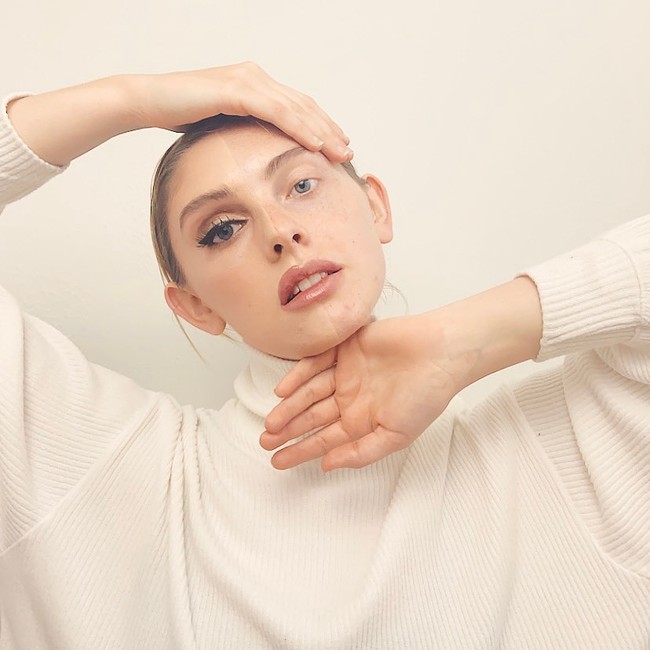 Sambil menangis, Anne menceritakan rasa frustasinya. Ia mengunggah curhatan itu untuk orang-orang lain yang ingin menjadi model agar tahu realita profesi tersebut. Anna sendiri belakangan tidak bekerja sebagai model sebagai profesi utama. Ia juga bekerja di sebuah brand perhiasan. Foto: Instagram @annavgantt