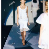 Anna yang juga bekerja di brand perhiasaan mengaku jika kebanyakan model bertubuh kurus bukan dengan cara yang natural. Foto: Instagram @annavgantt