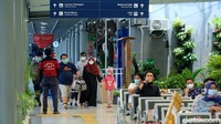 Stasiun Pasar Senen melayani perjalanan kereta jarak jauh antarkota-antarprovinsi di Pulau Jawa.