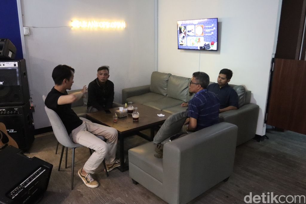 Coffee Cocktail yang Dingin Harum Ditawarkan Salah Satu Kafe Bandung