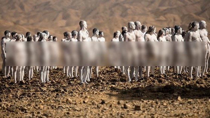 Foto: Pemotretan telanjang di gurun Israel (Getty Images/Amir Levy)