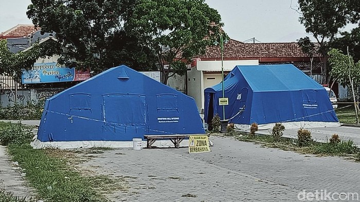 Aktivitas di Posko tim kubur cepat Satgas COVID-19 Kabupaten Klaten tampak sepi. Aktivitas di posko itu sepi seiring dengan turunnya kasus COVID-19 di Klaten.