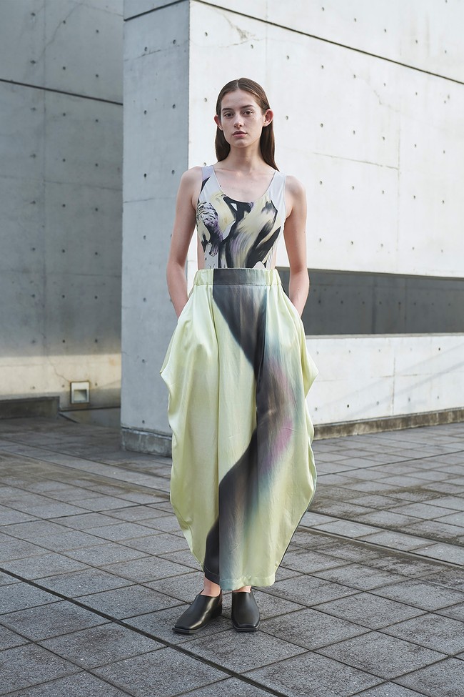 Fashion show terbaru Issey Miyake menampilkan koleksi Spring/Summer 2022. Foto: dok. Issey Miyake.