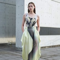 Fashion show terbaru Issey Miyake menampilkan koleksi Spring/Summer 2022. Foto: dok. Issey Miyake.