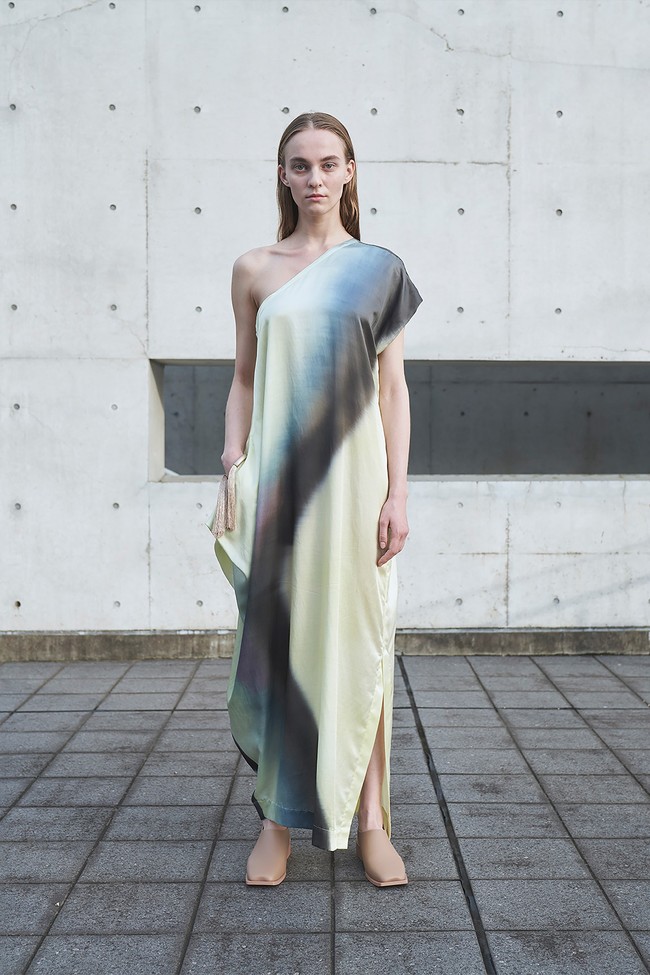 Fashion show terbaru Issey Miyake menampilkan koleksi Spring/Summer 2022. Foto: dok. Issey Miyake.