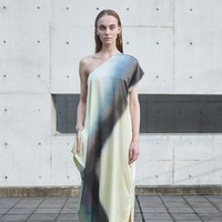 Fashion show terbaru Issey Miyake menampilkan koleksi Spring/Summer 2022. Foto: dok. Issey Miyake.