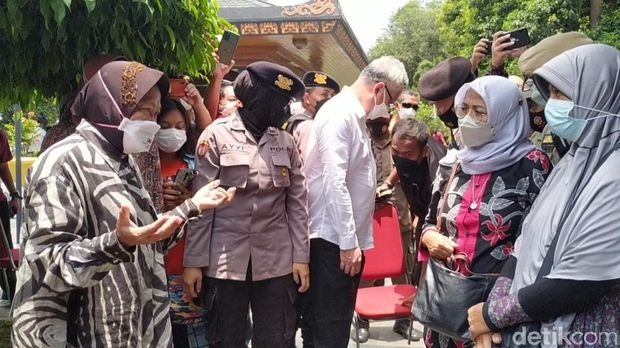 mensos tri rismaharini mensos tri rismaharini