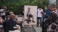 Ada juga karya seni instalasi, 7 boneka Den Kisot, satu video rekaman pertunjukan, wawancara sampai 107 gambar di atas kertas di berbagai ukuran.  Foto: Eko Susanto/detikcom