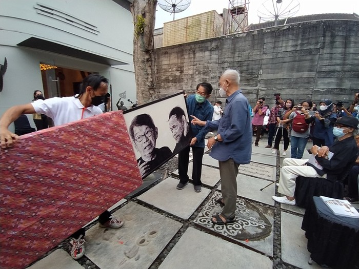 Pembukaan pameran tunggal karya Goenawan Mohamad di Museum OHD Pembukaan pameran tunggal karya Goenawan Mohamad di Museum OHD, Kota Magelang, Jawa Tengah.