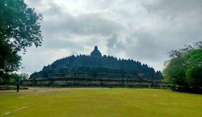 Berbagai kegiatan telah disiapkan jelang pembukaaan Pekan Kebudayaan Nasional 2021 yang jatuh pada Senin (25/10/2021). Pekan Kebudayaan Nasional kali ini mengangkat tema cerlang nusantara pandu masa depan, khususnya yg berkaitan dgn kehebatan kearifan lokal pada sandang, pangan dan papan.