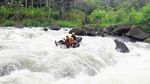 Potret Keseruan River Tubing di Kebumen