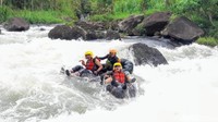Biaya yang dikeluarkan Rp 80 ribu hingga Rp 150 ribu per orang, traveler bisa menikmati wisata susur sungai di Desa Sendangdalem, Kecamatan Padureso yang dikelola oleh Kelompok Sadar Wisata (Pokdarwis) Sendal Explore. (Rinto Heksantoro/detikcom)