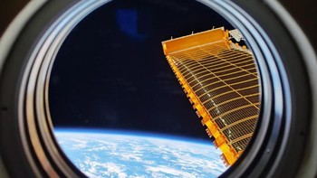 Pemandangan Bumi diambil dari stasiun luar angkasa China. Saat ini proses pembangunan stasiun luar angkasa China baru sampai modul inti bernama Tianhe yang juga menjadi area tinggal utama astronaut. Foto: Tang Hangbo/China Manned Space Engineering Office
