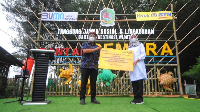 Upaya Mendorong Pembangunan Berkelanjutan Guna mendukung tercapainya pembangunan berkelanjutan, Bank BTN memberikan bantuan kepada Pemerintah Kabupaten Banyuwangi khususnya di destinasi wisata Pantai Cemara.