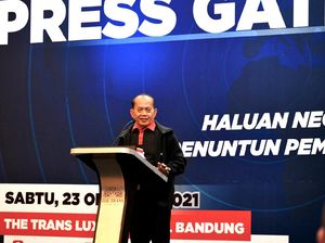 Syarief Hasan Raih Penghargaan Tokoh Parlemen Tangguh 2021