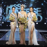 Inilah pose Anchilee Scott-Kemmis bersama juara kedua atau 1st runner up Tharina Botes dan juara ketiga atau 2nd runner up Miss Universe Thailand 2021, Nanthiya Suwansaweang. Foto: Facebook Miss Universe Thailand