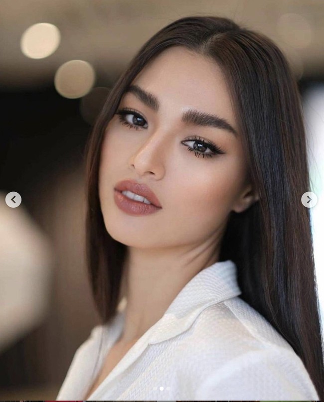 “Kenyataannya aku memang bertubuh besar alami. Jadi ini tentang bagaimana kita menerima diri apa adanya. Aku bangga dengan diriku apa adanya dan apa yang aku bisa capai terlepas dari ukuranku,” ujar Anchilee Scott-Kemmis. Foto: Dok. Instagram Anchilee Scott-Kemmis,