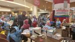 Antusias Warga Malang Ikuti Vaksinasi Pfizer di Transmart