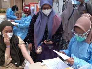 Warga Surabaya Masih Cari Vaksinasi COVID-19, Simak Jadwal dan Lokasinya