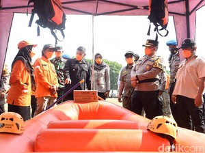 Kota Kediri Waspada Pohon Tumbang Akibat Angin Kencang di Musim Hujan