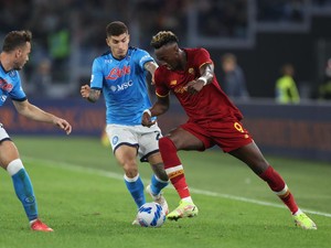 Link Live Streaming Napoli Vs AS Roma: Laga Sengit Tengah Malam Ini
