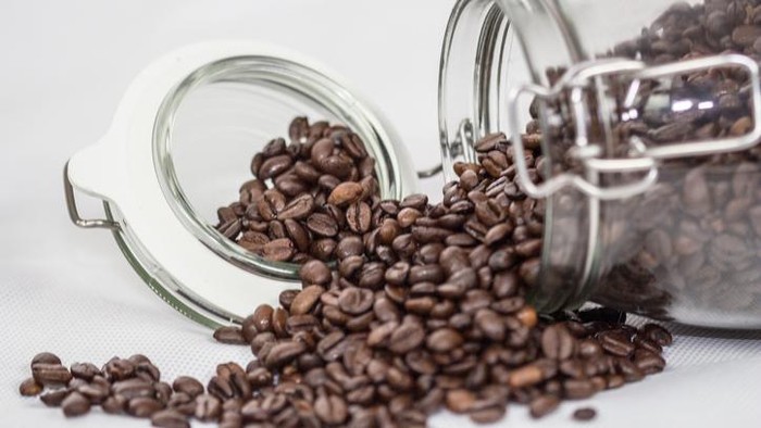 Berapa Lama Biji Kopi, Kopi Bubuk, hingga Cold Brew Bisa Disimpan?