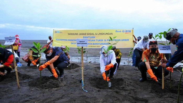 BTN Dukung Pengembangan UMKM dan Wisata Pantai Cemara Banyuwangi