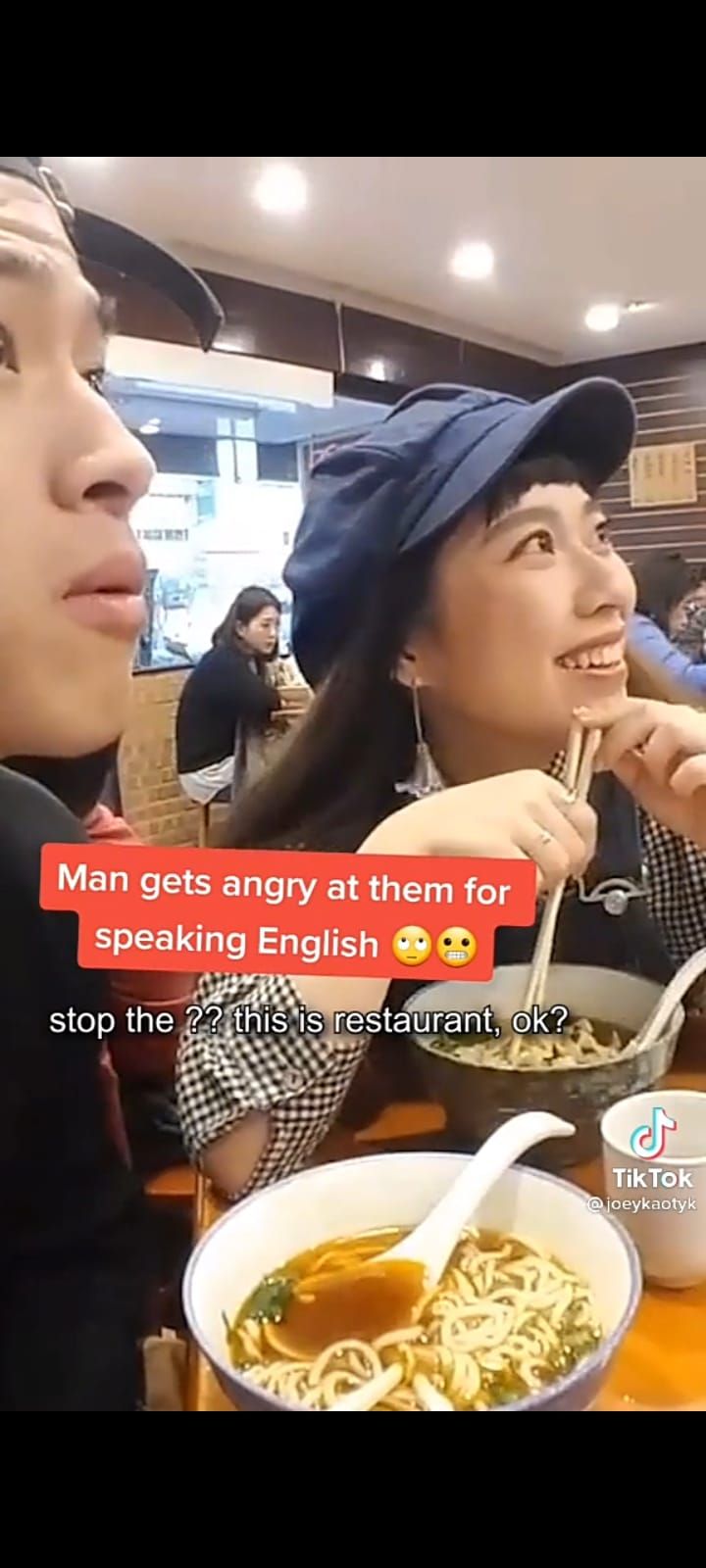 Duh! Pria Ini Diajak Adu Jotos karena Bicara Bahasa Inggris di Restoran