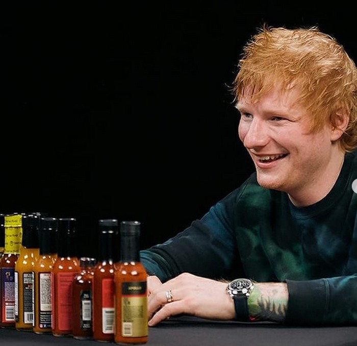 Doyan Pedas, Momen Ed Sheeran yang Tak Bisa Makan Tanpa Saus Sambal Doyan Pedas, Momen Ed Sheeran yang Tak Bisa Makan Tanpa Saus Sambal
