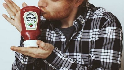 Momen Kulineran Ed Sheeran yang  Doyan Banget Saus Sambal