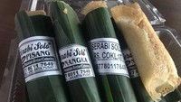 Berlokasi di Waroeng DHoek, Jalan Kembang Abadi Utama Blok A7 No.1, Puri, Jakarta Barat, Serabi Solo Nggading ini punya pilihan varian yang cukup lengkap. Ada topping keju, cokelat, nangka, pisang cokelat dan beragam lainnya. Satu buah serabi manis otentik di sini harganya Rp 3.500. Foto: Istimewa