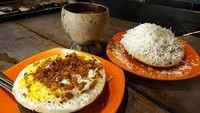 Secara khusus menyajikan makanan khas Bandung, Soerabi Enhaii Bandung menjadi tujuan yang tepat jika ingin mencicip surabi otentik asli Bandung. Berlokasi di Jalan Pemuda No.18, Rawamangun, Jakarta Timur, seporsi surabi yang ngeunah pisan dibanderol mulai dari Rp15 ribu. Foto: Istimewa