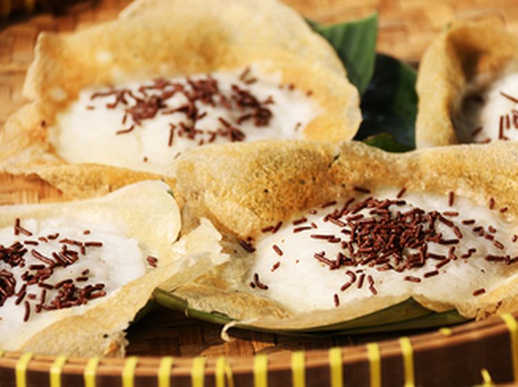 Nyamm! 20 Serabi Empuk Manis Ada di Sini