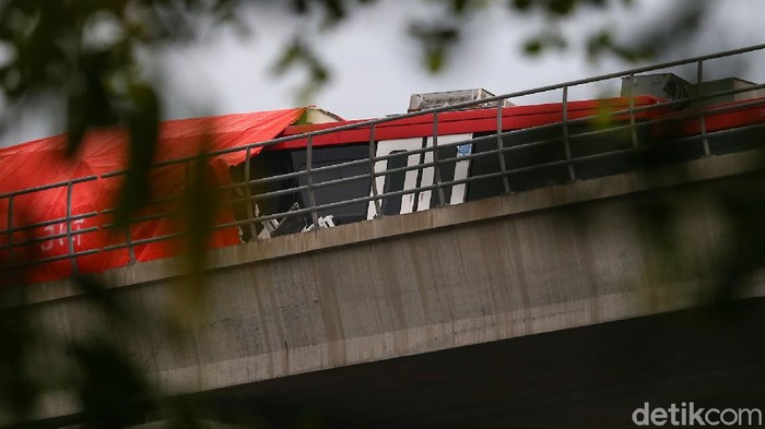 Foto-foto Terkini LRT Tabrakan di Cibubur Kecelakaan terjadi saat rangkaian light rail transit (LRT) diujicobakan pada hari ini. Insiden itu terjadi di kawasan Munjul, Cibubur, Jakarta Timur (Jaktim).