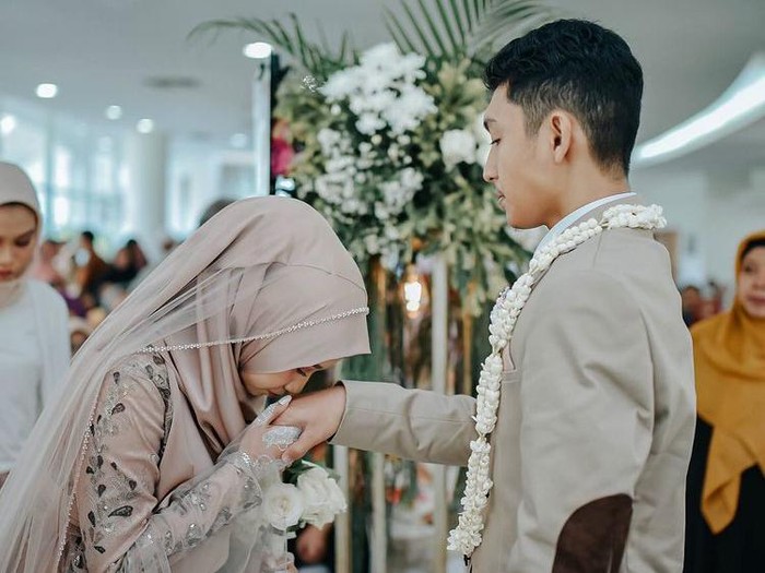 Foto pernikahan Rifa dan Aryo. Foto: Dok/Rifa Azizah Maizan. Foto pernikahan Rifa dan Aryo. Foto: Dok/Rifa Azizah Maizan.
