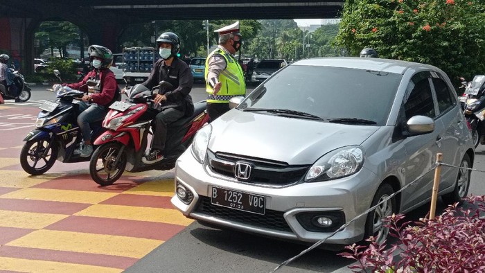 Hari Pertama Gage 13 Titik, Polisi Masih Sosialisasi di Jl Fatmawati