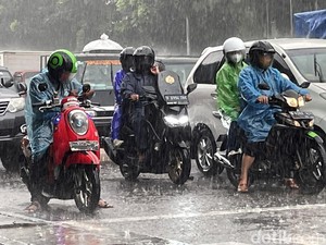 Jabodetabek Dilanda Cuaca Ekstrem, Apa Pemicunya? Ini Kata BMKG